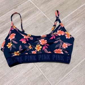 VS pink sports bra, like new! Free beauty gift with purchase!